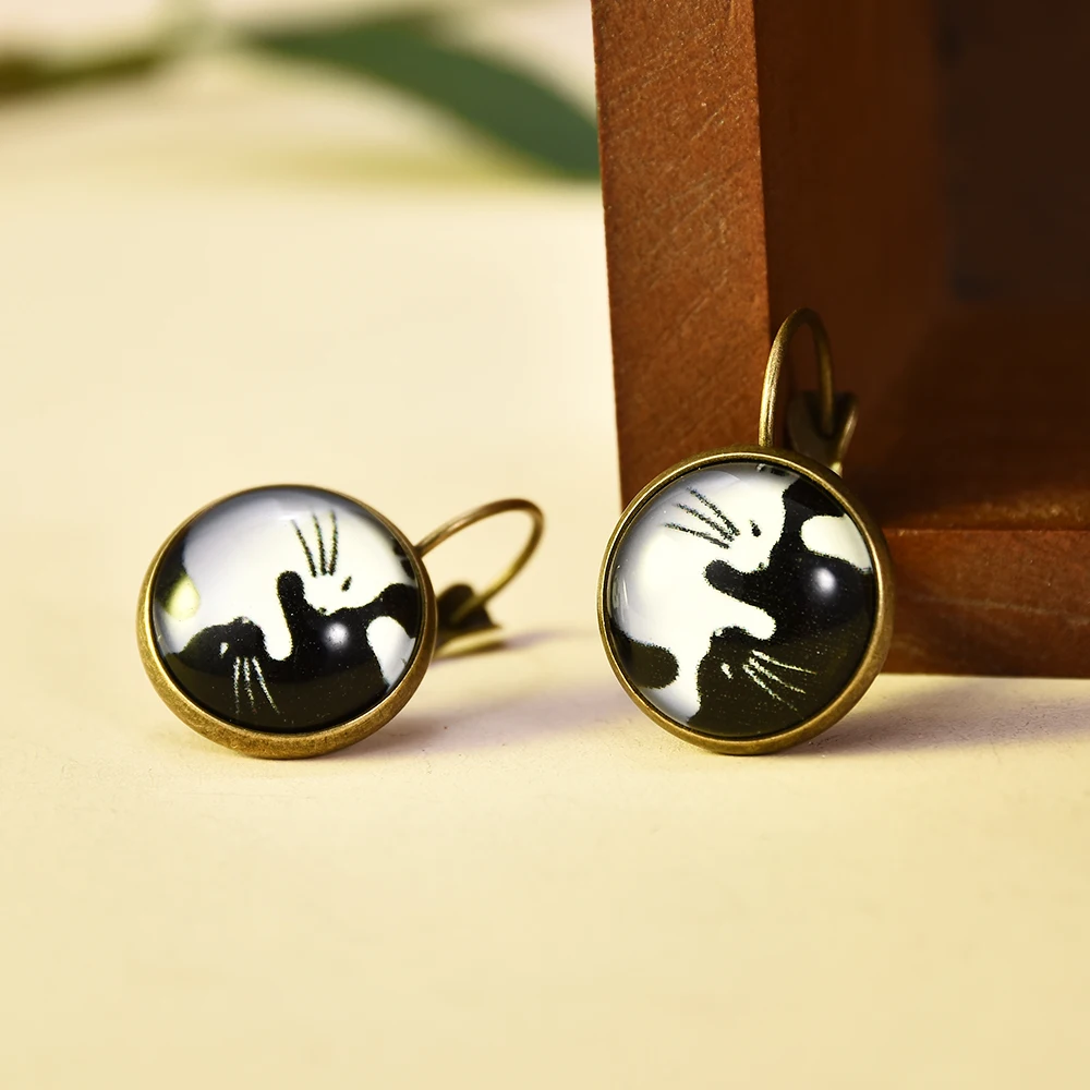 

Cat Silver Trendy Glass Cabochon 18 MM Lever Back Earrings for Women's Earings Fashion Jewelry
