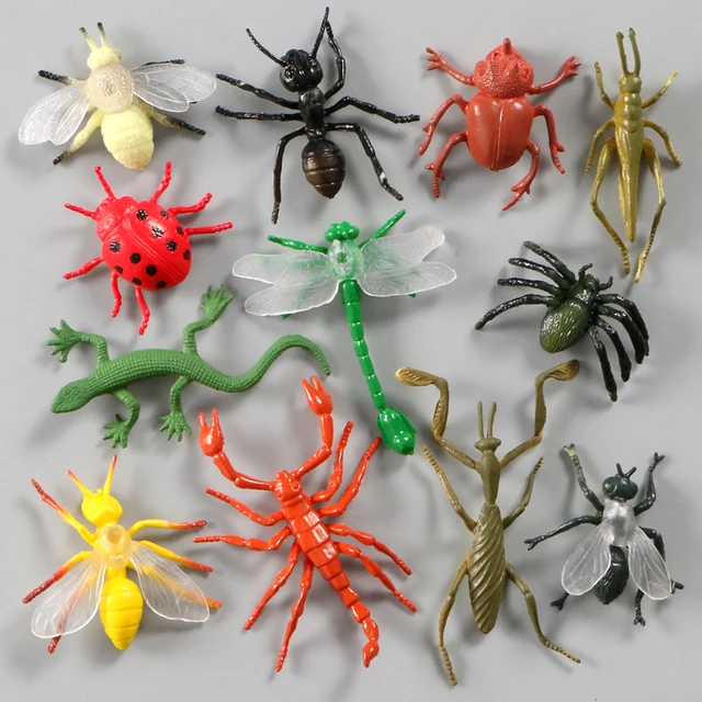 12PCS/set Insect model Figures Figurines toys plastic Simulation Spider Cockroach Beetle set For kid Educational PVC toys 1
