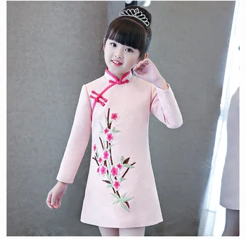 

Traditional Chinese Girls Long Sleeve Qipao Winter Thicken Cheongsam Exquisite Embroidery Mandarin Collar Wedding Dress Vestidos