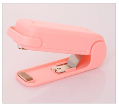 Pink Мини для запаковывания 2 цвета работы с батареей портативная Бытовая мини-машина для запечатывания тепла - Цвет: Pink