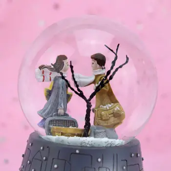 

Dropship Light Up Music Box For Valentine's Day Table Decoration For Home Office Kids Girlfriend Festival Gift NEW!
