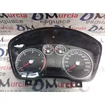 

44ZU262 BOX INSTRUMENTS FORD FOCUS HATCHBACK (CHAP)
