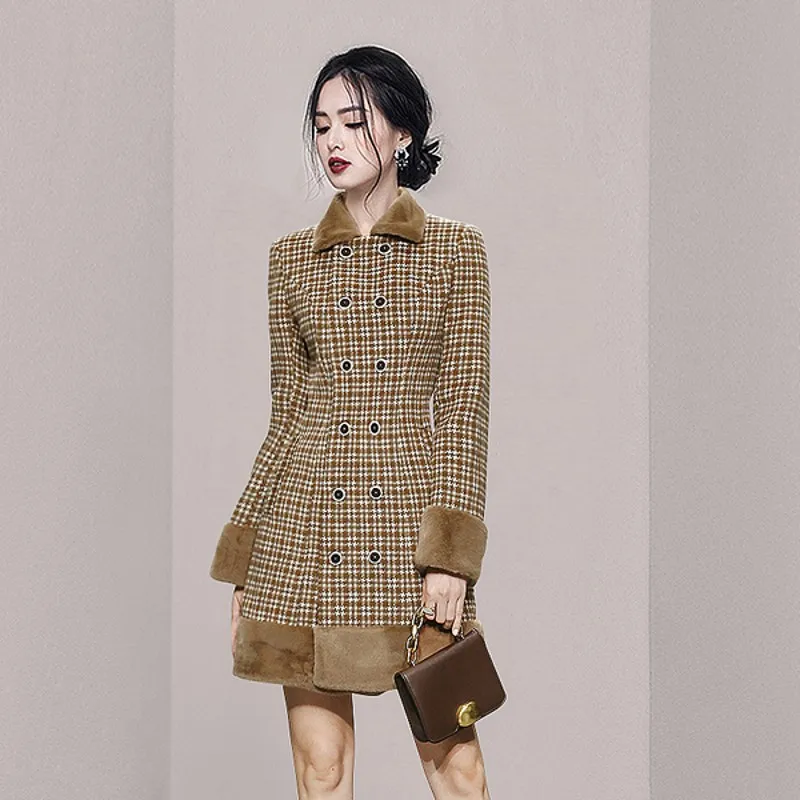 

New High Quality Women Fall Winter Warm Vintage Double Breasted Plaid Woolen Coat Fashion Runway Style Elegant Windbreaker