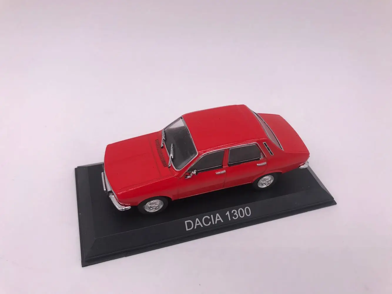 IX O 1:43 DACIA 1300 бутик сплав автомобиль игрушки для детей модель детской игрушки подарок оригинальная коробка