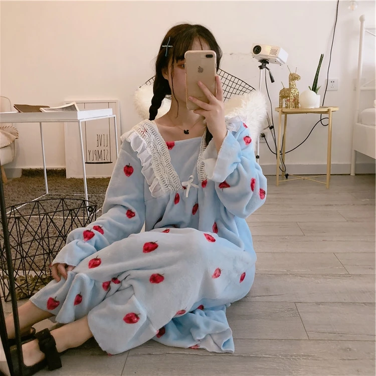 Winter Women Ruffle Long Print Nightgowns Warm Thick Flannel Nightgowns Female Velvet Lace Patchwork Sleepshirts Nightdress 1706