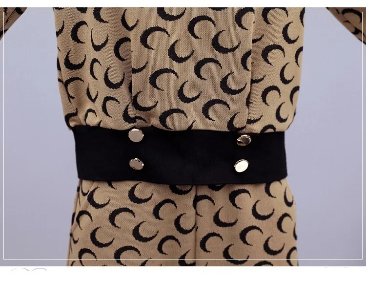 12105707372_1689215585