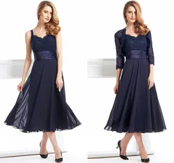 2022 Dark Navy Mother of the Bride Dress With Jacket Vintage V Neck Tea Length Chiffon Lace Groom Party Gowns Robe De Soiree