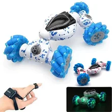 Alta qualidade de controle remoto brinquedos do carro relógio gesto sensing dublê brinquedos um-botão de torção carro presente de natal brinquedo para crianças presente(China)