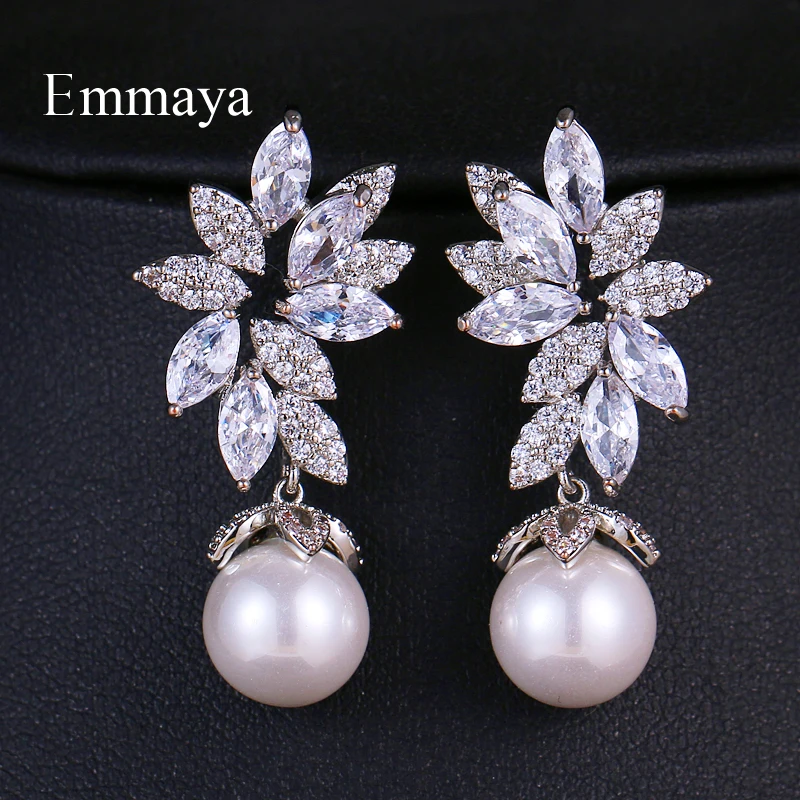 

Emmaya New Elegant Style Leaves Shape With Pure Pearl Earring Symmetrical Decoration In Wedding Party Women Fashion Jewelry