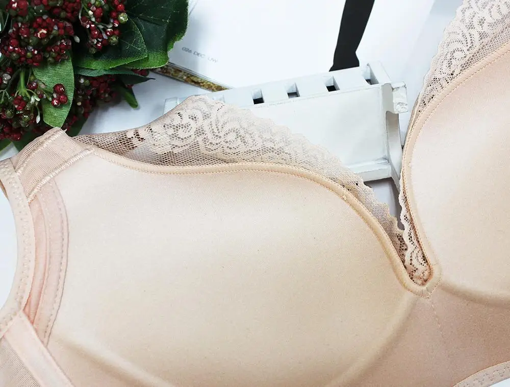 Sexy lingerie women's seamless back bra set gathers and adjusts a pair of retractable bra