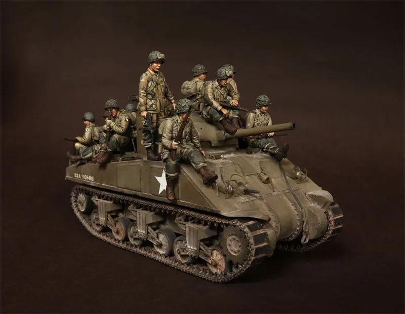 1/35 весы WWII США Шерман Танк несет 14 солдат, за исключением Танк миниатюрные неокрашенные сборки статические GK смолы модели наборы