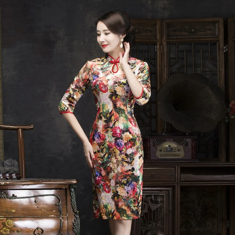 Chinese traditional style Plus size XL Red printing banquet cheongsam new seven-point sleeve long carved velvet short cheongsam