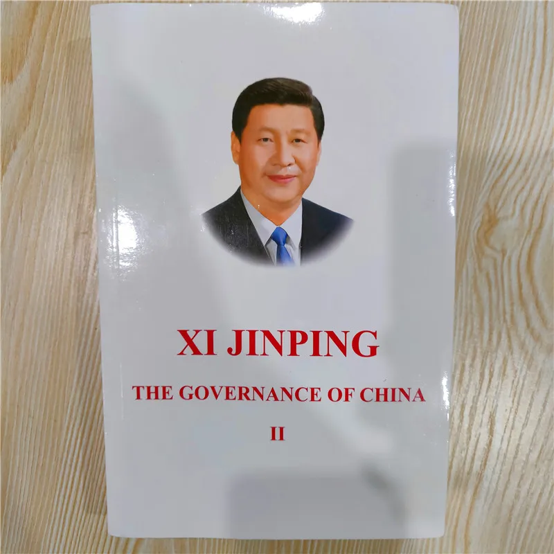 

Xi Jinping talks about governing the country and governing the country second volume English edition genuine books
