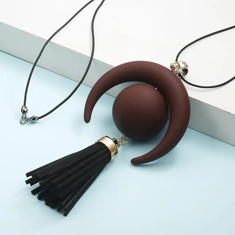 

2020 Choker Collares Moana Wholesale New Europe And The Delicate Necklace Moon Tassel Rubber Matte Pendant Sweater Chain Joker