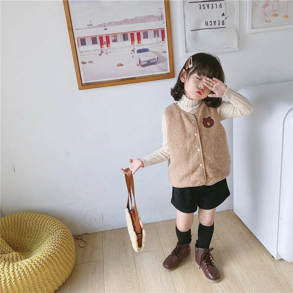 Tonytaobaby Autumn Winter Wear New Style Baby Boys and Girls Cartoon Fluffy Double-sided Wearable Vest with Scarf