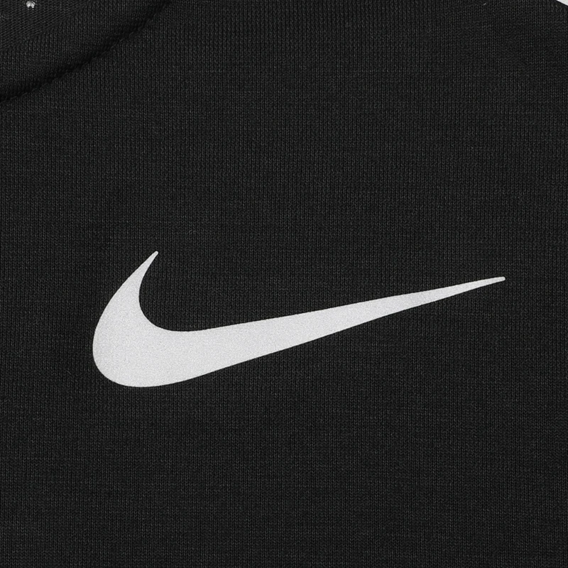 Nike com ru. Принт найк. Найк логотип большой. Значок найк на футболке. Белый найк на черном фоне.