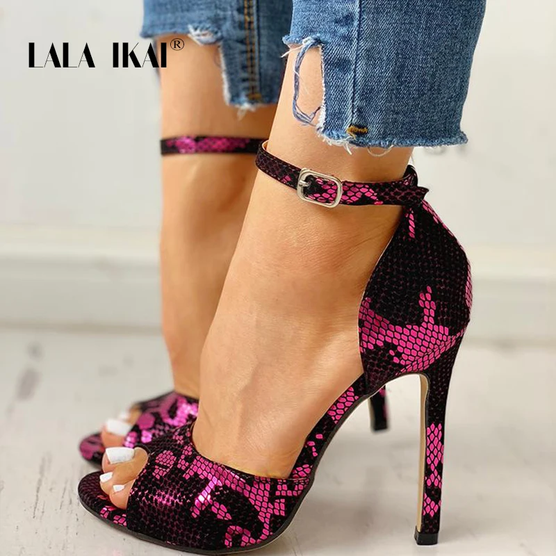 11287035995_1390563750