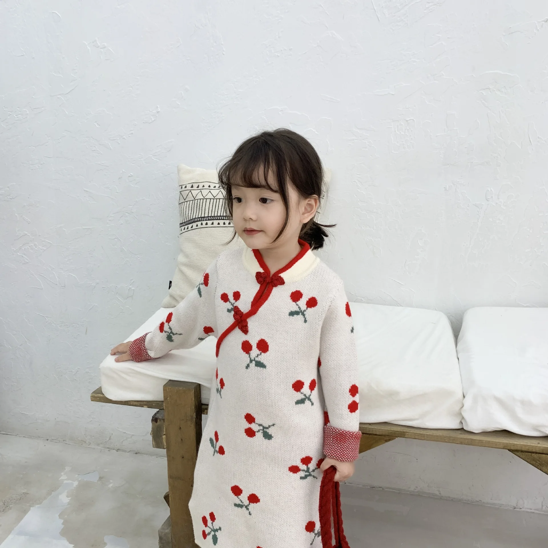 Г. Зимняя вязаная одежда для маленьких девочек; Чонсам в китайском стиле с вишневым узором; новогодняя Детская одежда; Толстый милый детский свитер; платья - Цвет: Бежевый