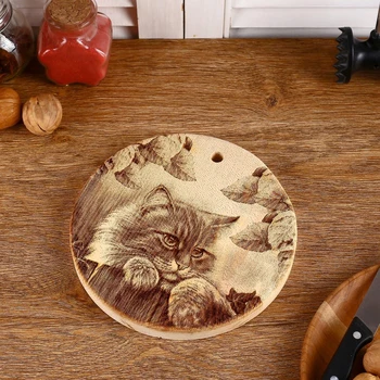 

Round cedar board No. 187 4843844