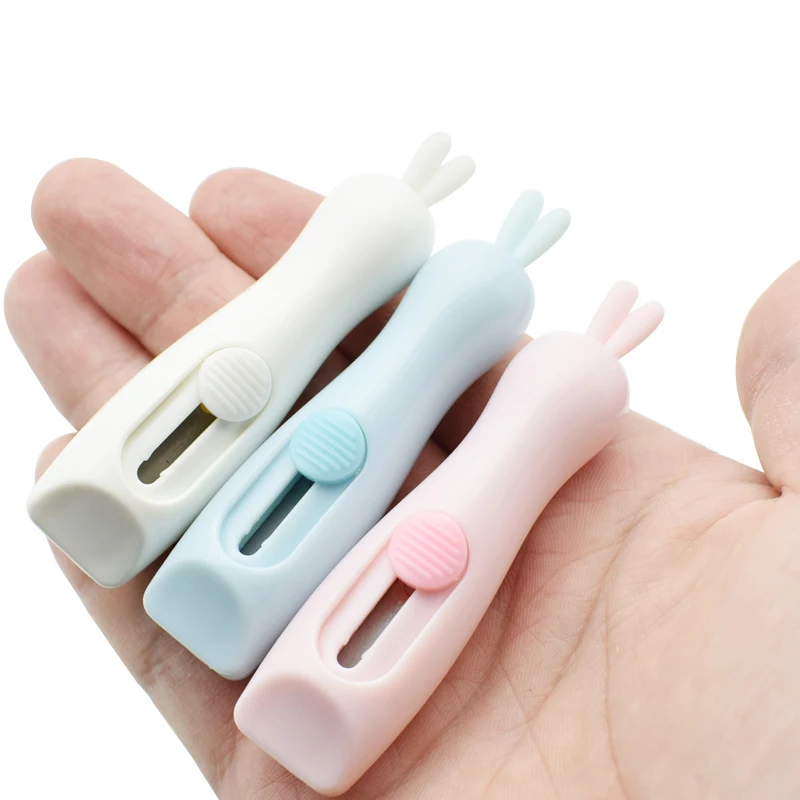Minicuchillo de utilidad portátil pequeño, cuchilla corta de acero inoxidable con forma de conejo, caja abierta de Color puro, herramientas, cortador de papel, 8x2cm