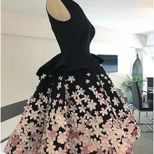 Маленькие черные атласные черные коктейльные платья с красочными 3D аппликациями цветы короткие до колен трапециевидные Короткие Коктейльные Вечерние платья