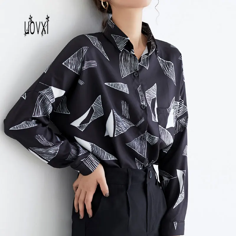 

2020 autumn and winter new retro casual Hong Kong style long-sleeved personality geometric elegant printing office shirt