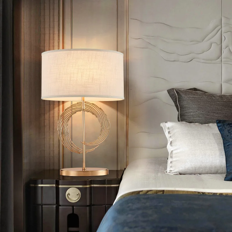 

Japanese Fashion Bedside Bedside Table/classical Simple Study Dining Room Designer Metal Lamp Table Lamps for Bedroom