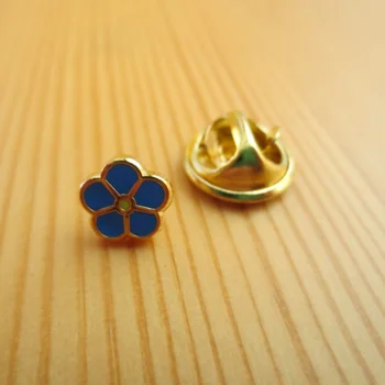 

Fashion Simple Mini Flower Masonic Brooch Pin for Denim Jacket Shirt Knapsack Backpack Collar Pin Badge Accessories