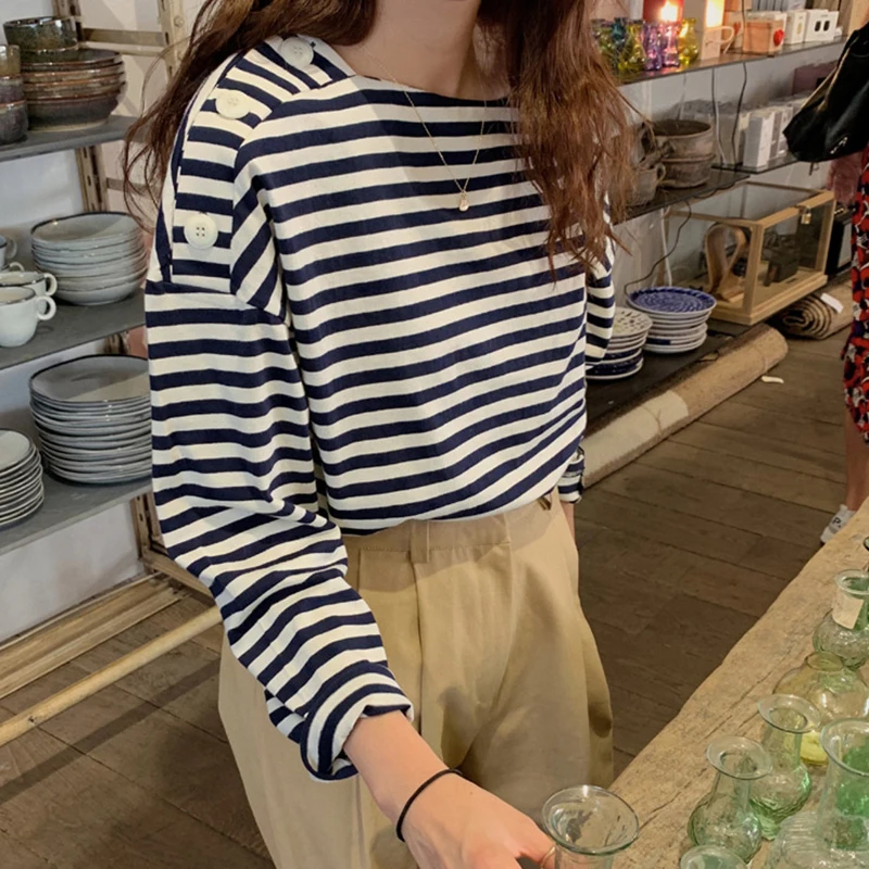 

Woman Tshirts Autumn Simple and Versatile Striped Loose Raglan Sleeves Big Button Design Casual Long-sleeved T-shirt Top