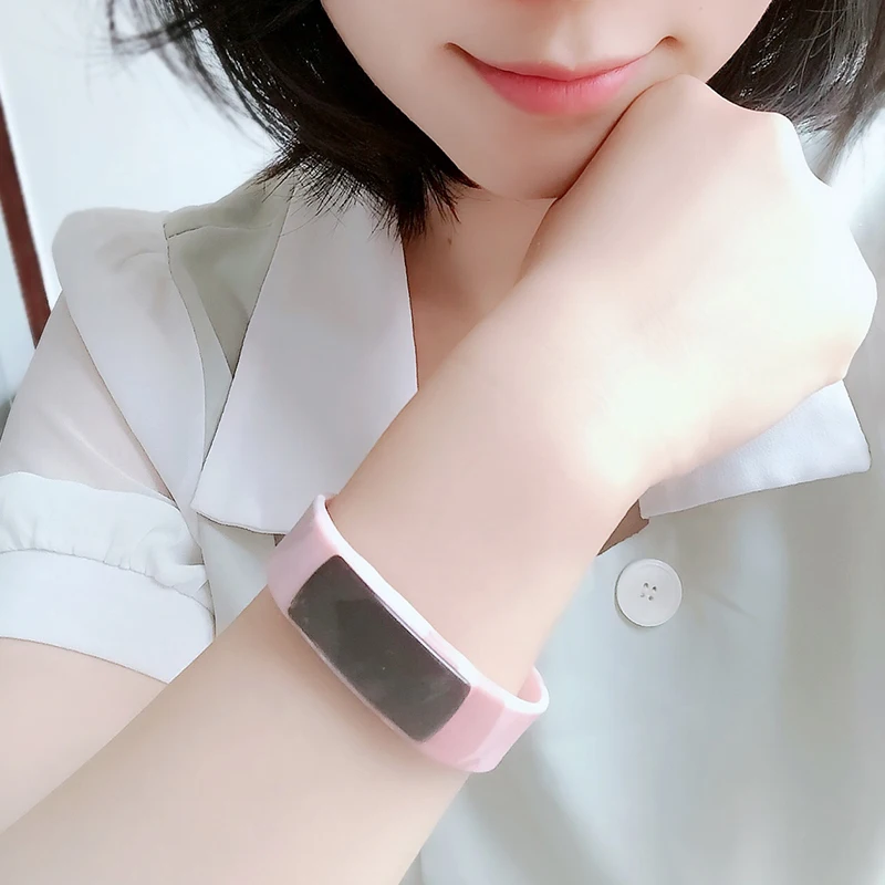 Ceny Nowe kobiety inteligentne elektroniczne bransoletki krokomierz sport cyfrowe zegarki moda kamuflaż budzik kalorii opaska fitness