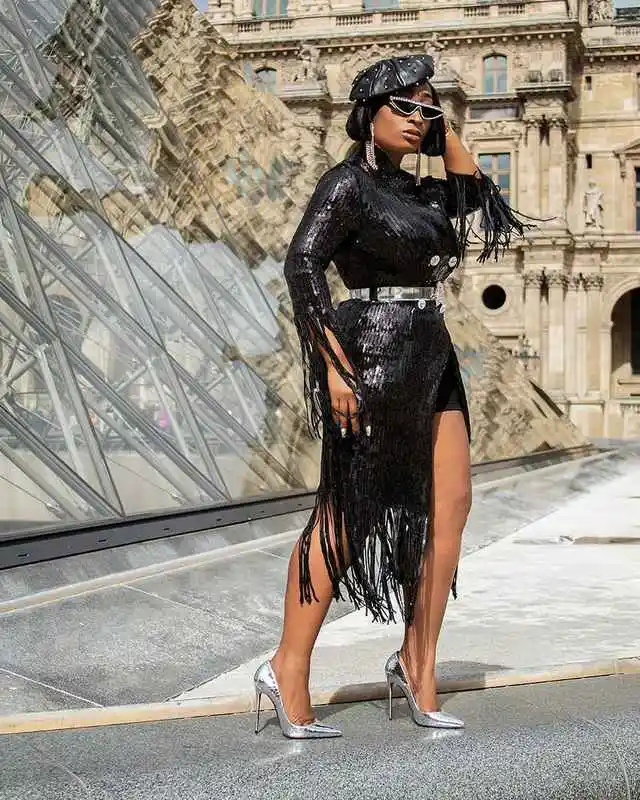 Высокое качество черное с длинным рукавом кисточкой яркое платье Bodycon Коктейльные Вечерние платья