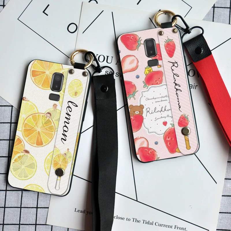 

Cute Bear Wristband Case For Samsung Galaxy J4 J6 J8 2018 Neck Strap Back Cover For Samsung J3 2017 EU Stand Coque