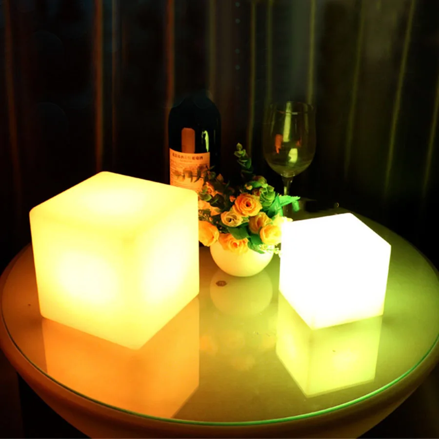 LEDキューブランプ16色リモコン付きフラッシュスツールCuracion防水装飾 Amazon.co.jp : LEDキューブチェアライト、防水RGBカラー