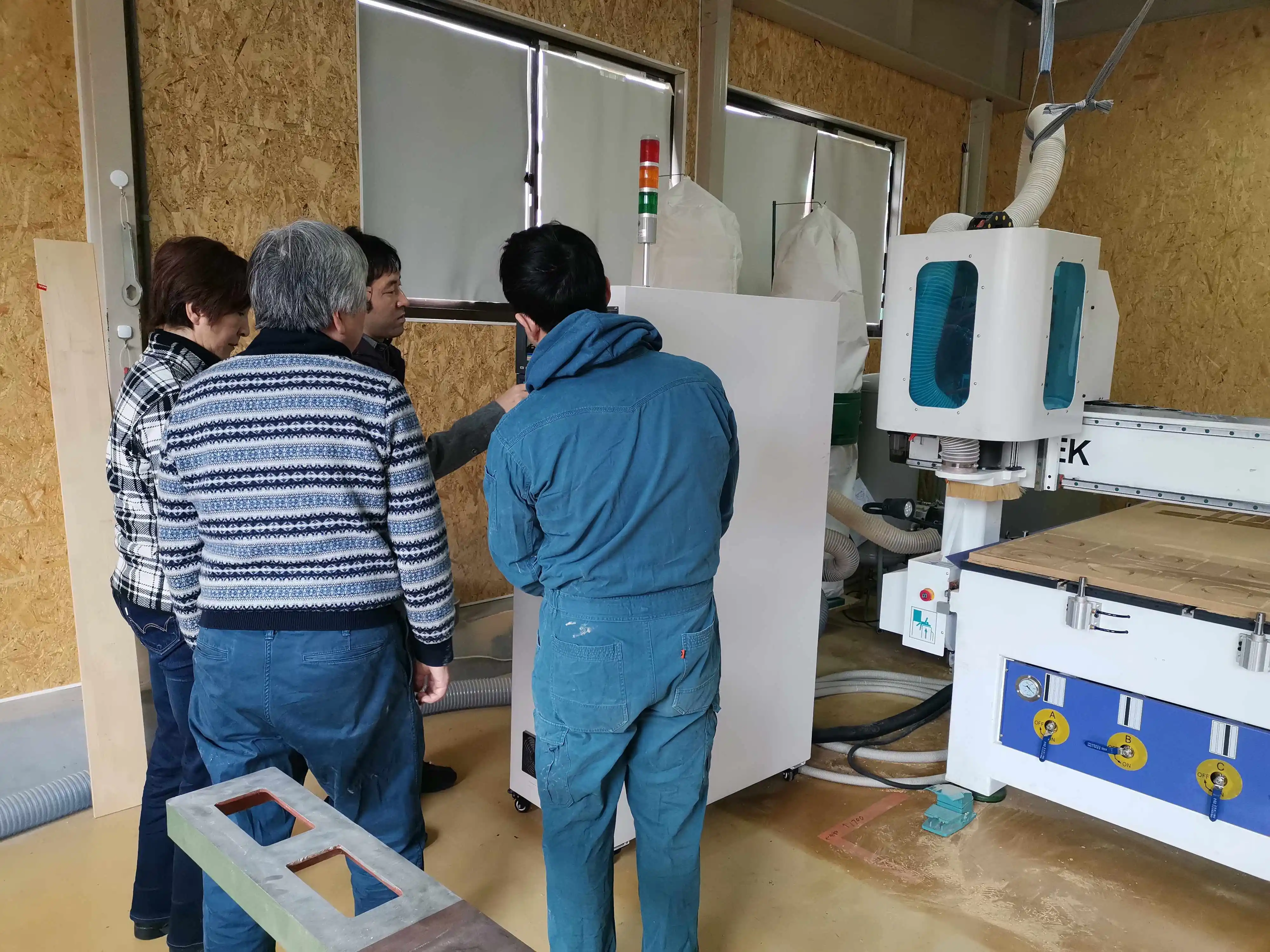 Penumatic atc древесины cnc машина/atc ЧПУ маршрутизатор машина для шкафа