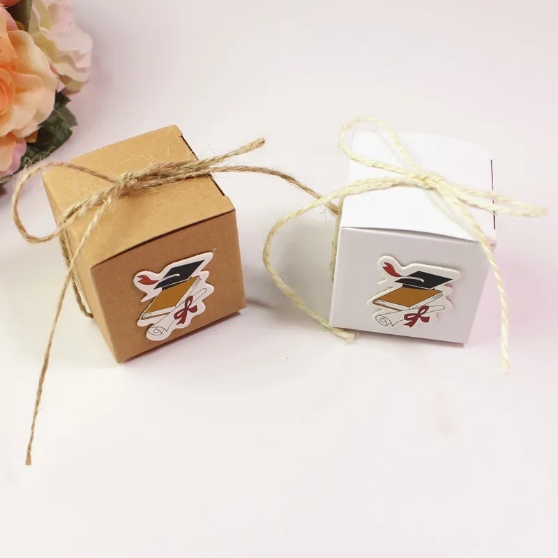 

Student Graduation Season Candy Box Ph.D. Hat DIY Card Hand Candy Box Retro Kraft Gift Box Party Supplies Decor Hat