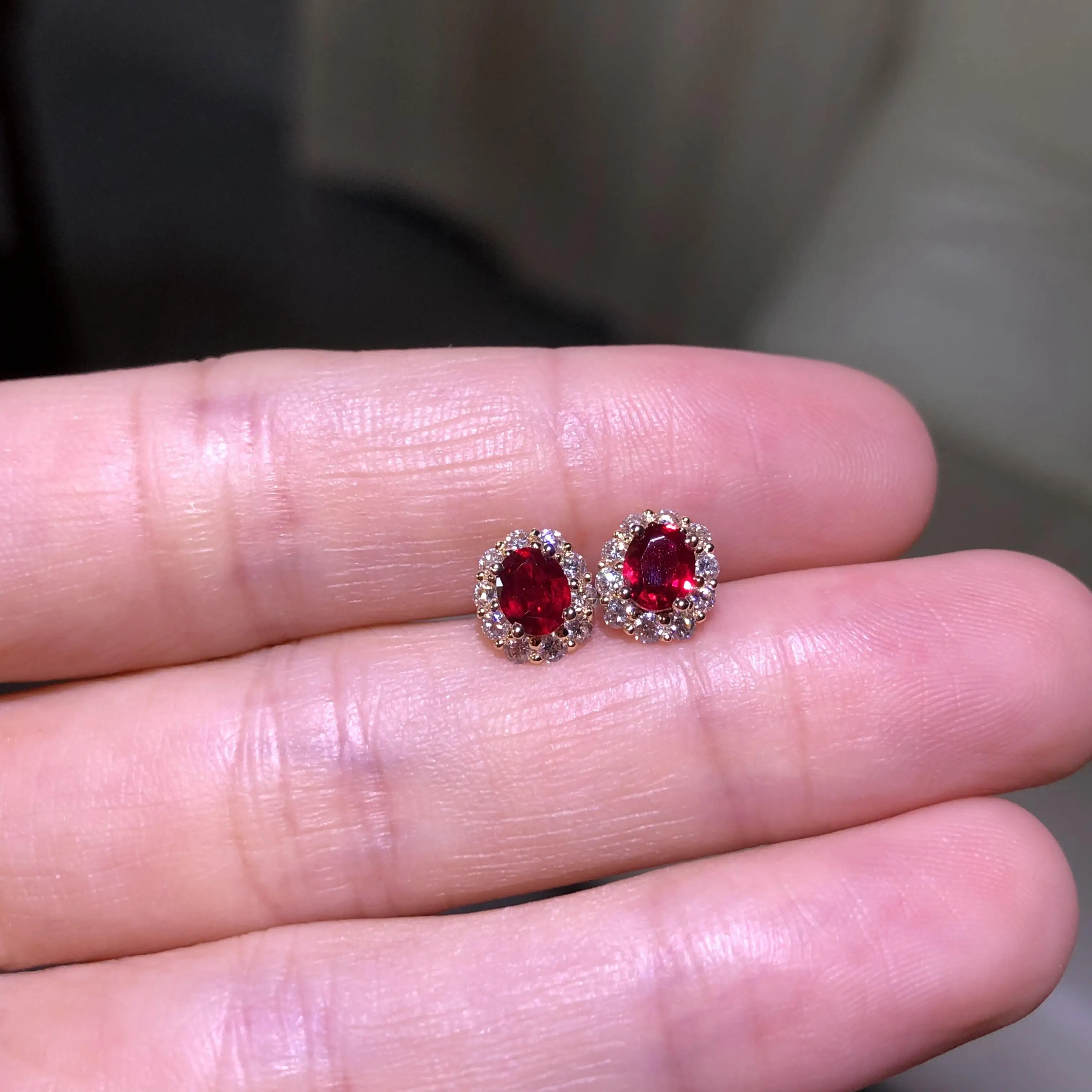 Серьги пусеты с бриллиантами 18K Gold Halo натуральный замковый классический диких