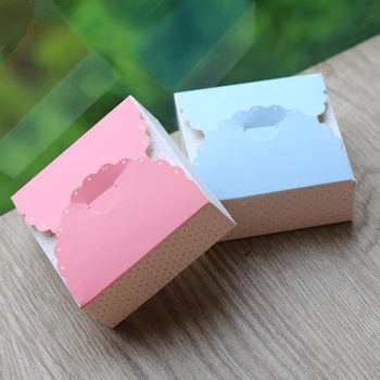 

NEW Pink Polka Dot biscuit box cake box moon cake box 9cmx9cmx3.5cm