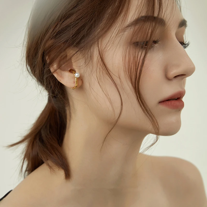 AOMU-2019-Asymmetry-Geometric-Pearl-Pierced-Golden-Metal-Ear-Bone-Clip-Earrings-for-Women-Girls-Birthday (3)