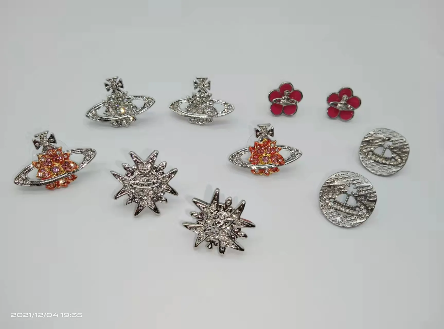 Серьги 2021 Тренд Old Hybrid Little Saturn Series Flowers/medals/distorted Fragments Classic Punk Wholesale At Current Price |