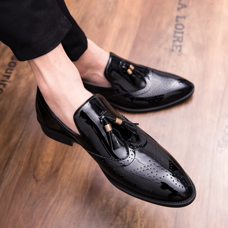 

Nice Pop Men Tassel Pointed Men Formal Shoes Comfortable Loafers Male Wedding Party Flat Shoes Plus Size 38-57 Vogue