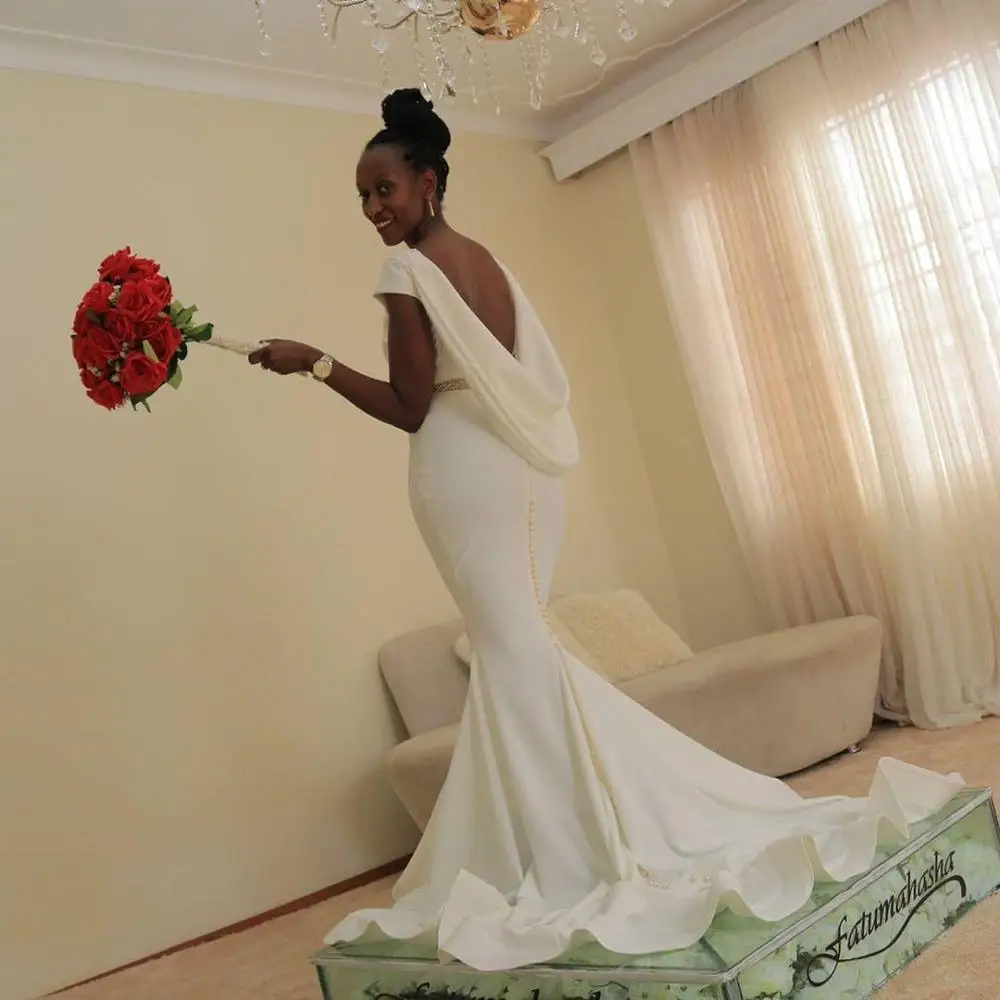 

Simple 2021 Mermaid Wedding Dresses With Short Sleeves Backless Vestidos De Novia Back Button Sweep Train Customize Bride Gown