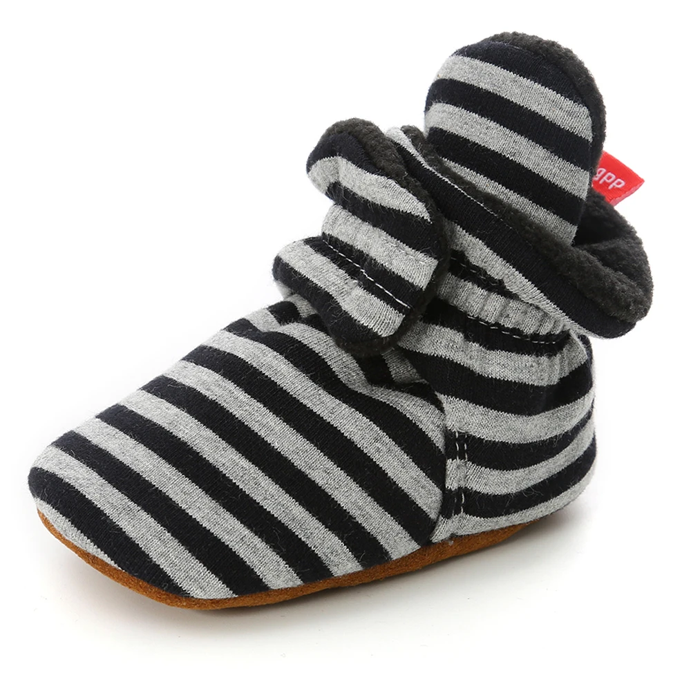 Ботиночки в полоску для маленьких мальчиков и девочек; хлопковые удобные мягкие нескользящие носки для новорожденных - Цвет: Черный