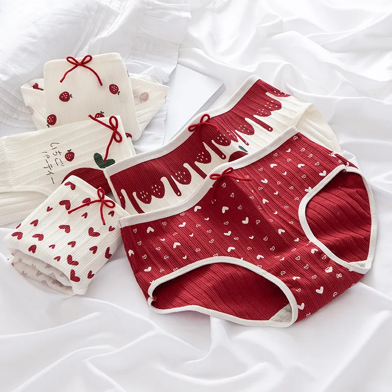 1PC Cotton Panties Underwear Women Mid Waist Briefs Female Lingerie Strawberry Hearted Printed Design Ladies Sexy Pantys