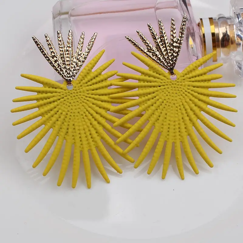 

2019 Big Fashion Irregular Geometric Earrings for Women Gold Red Blue Green Female Exaggerated Personality Earrings Metal