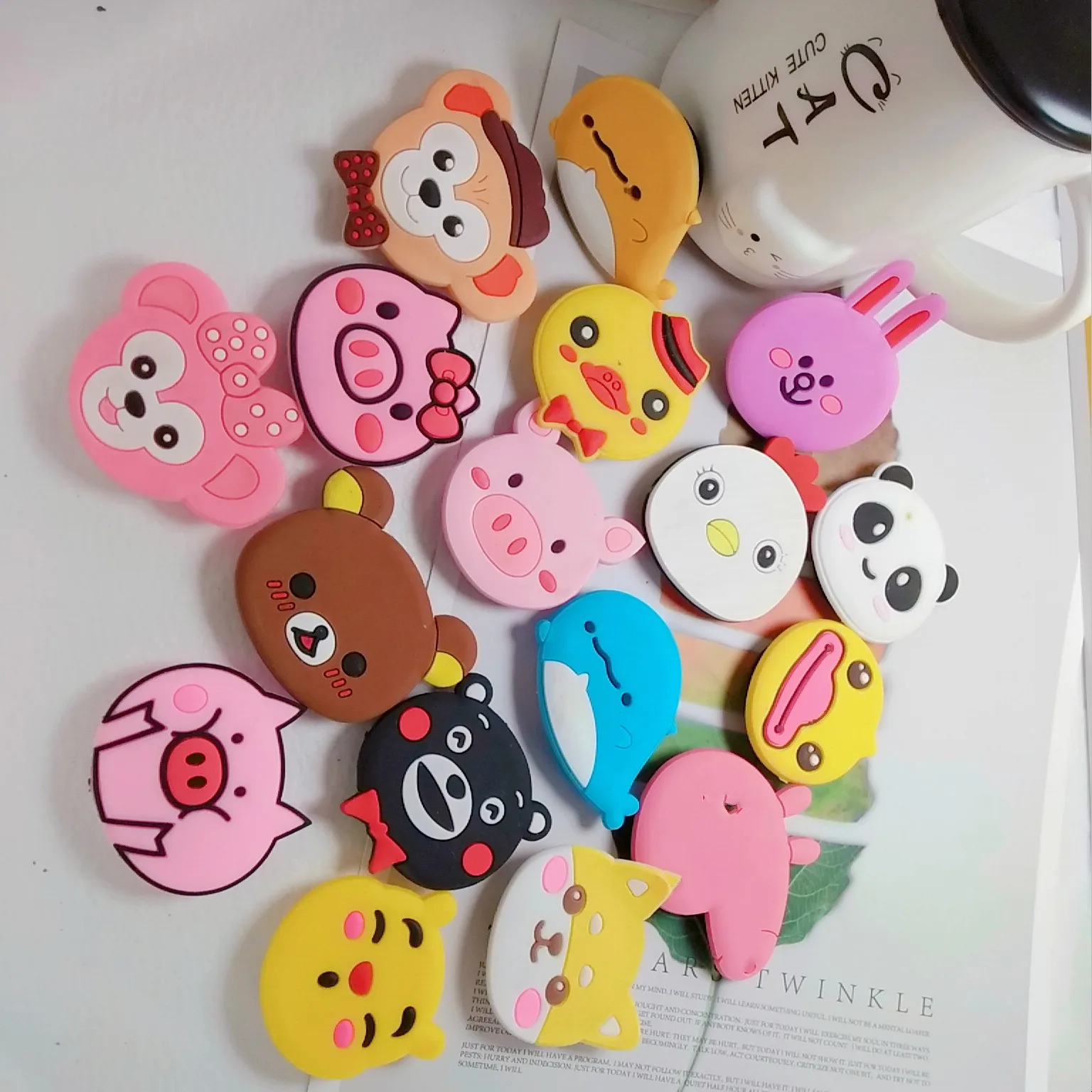 

Wholesale Socket Universal Mobile Phone Stretch Bracket Cartoon Air Bag Phone Expanding Phone Stand Finger Car Phone Holder