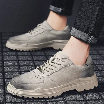 

Men Fashion Shoes Trending cow suede leather Sneaker Black Leather Non-slip Outdoor lace up breathable Casual Shoes men