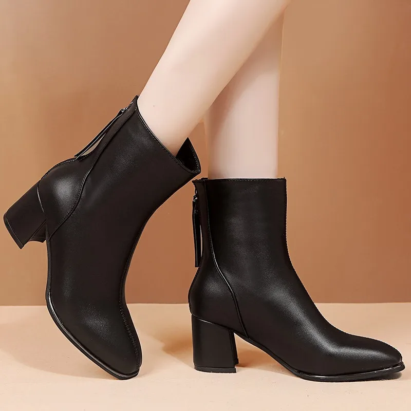 

Black And White with Pattern Large Size Women's Boots 2019 Autumn And Winter New Style WOMEN'S Shoes plus Velvet Boots High Heel