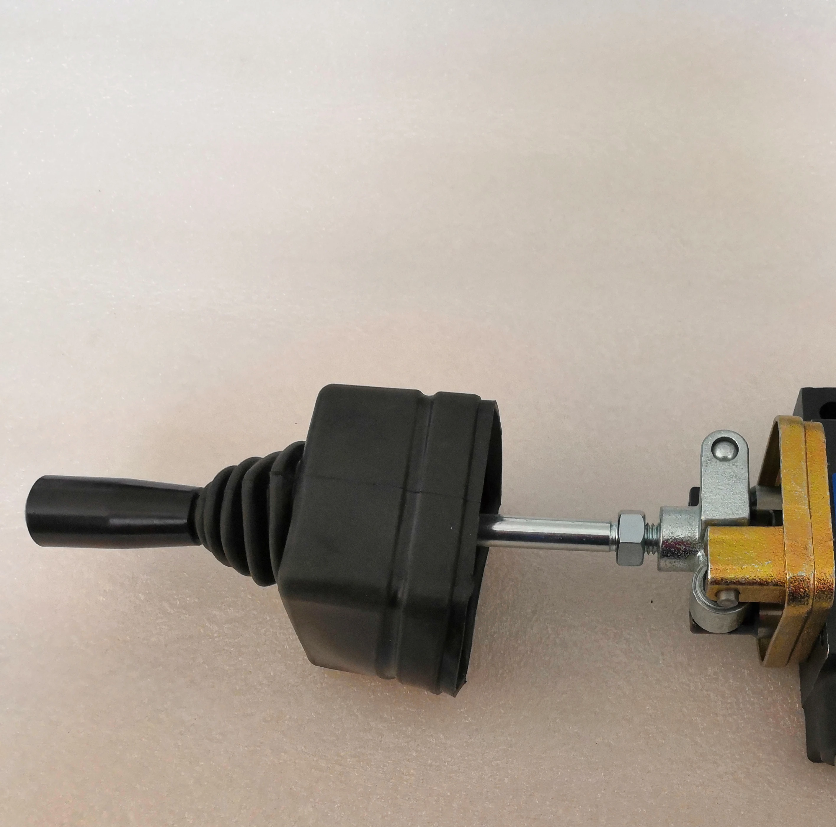P40hydraulicvalvejoystickmanualcoilparts.jpg