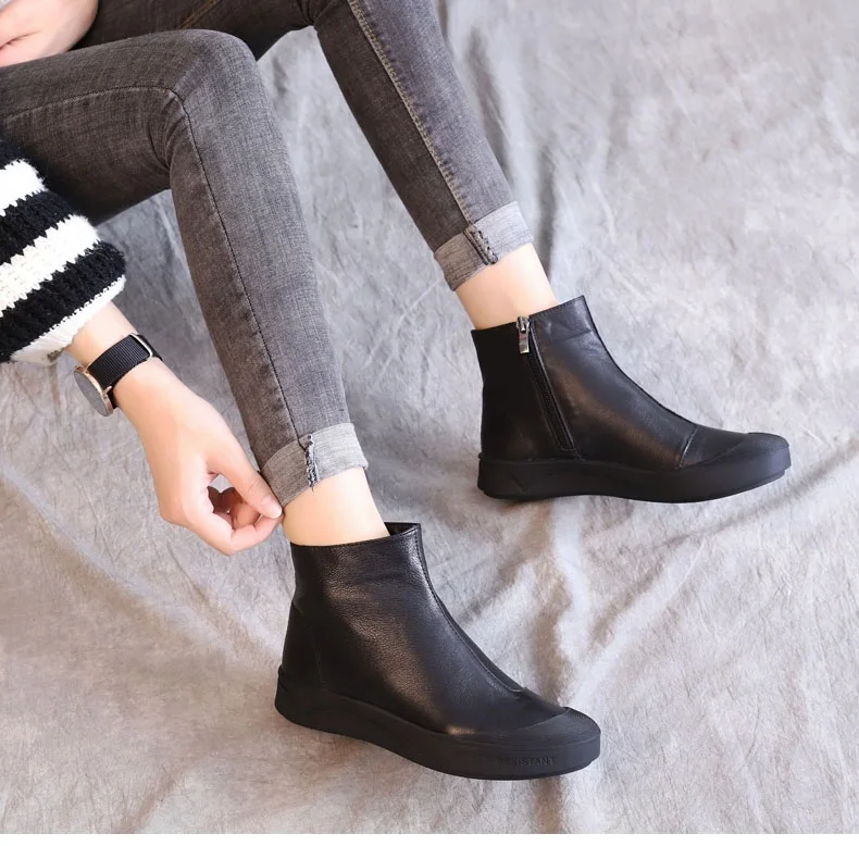 Women's Flat Leather Ankle Boots