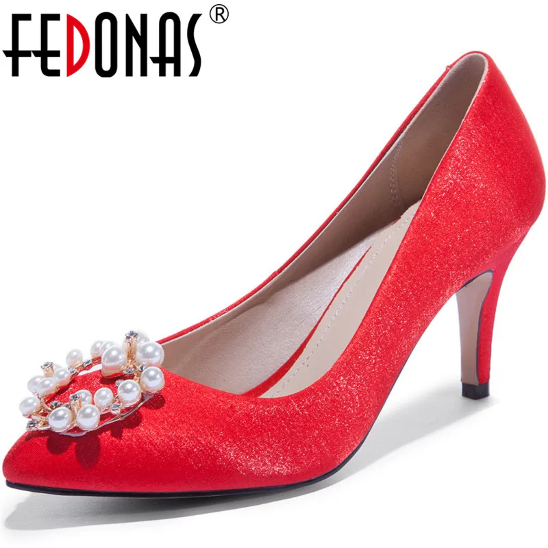 

FEDONAS Glitters Silk Spring Summe Pearl Decoration Pumps Sweet Shoes Fine Heels Wedding Prom Pointed Toe 2020 New Shoes Woman